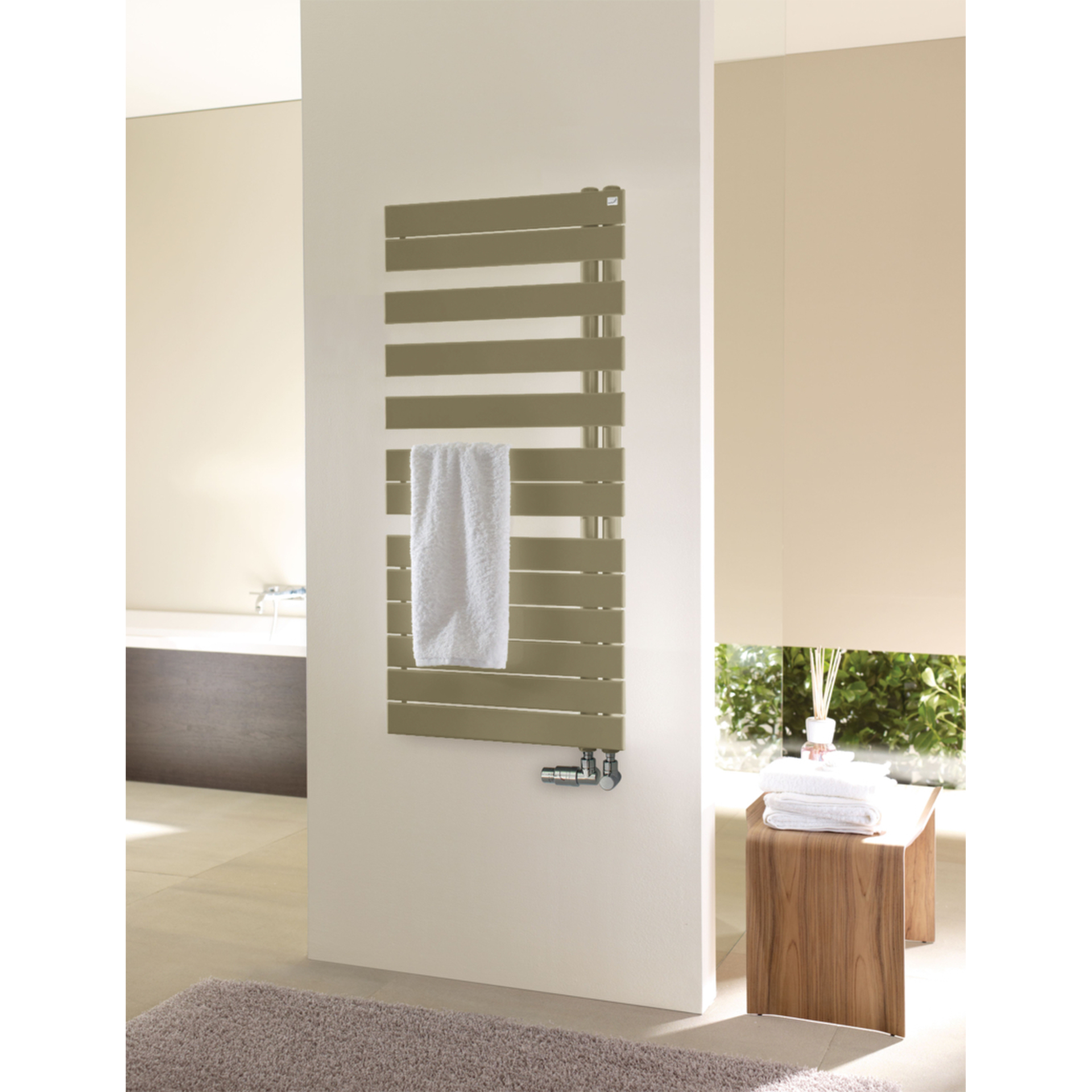 Zehnder Design-Heizkörper „Roda Spa Asym“ für Warmwasser-Zentralheizung mit 50 mm-Seitenanschluss 55 × 167,6 cm in Yellow Grey (RAL 7034)
