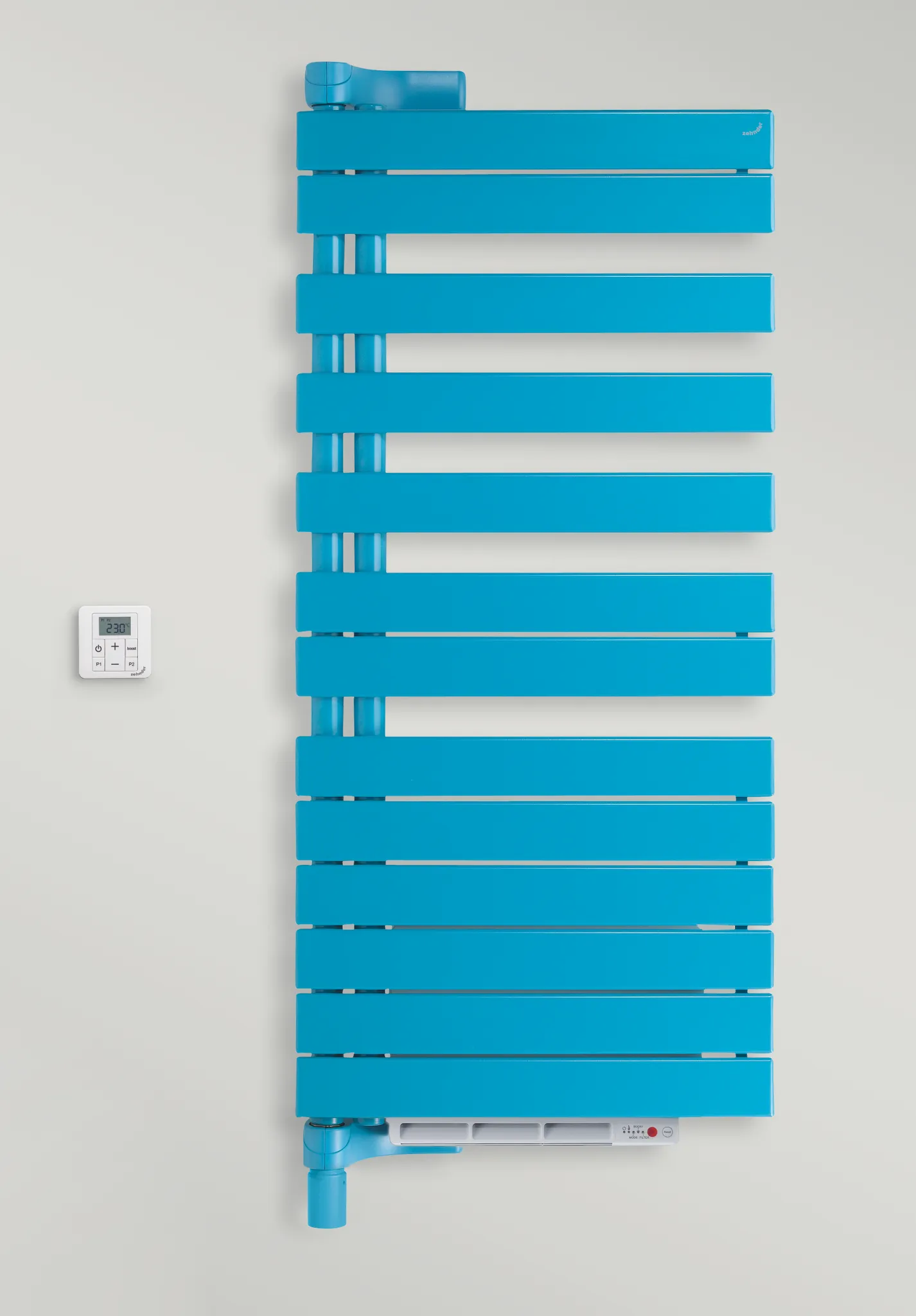 Zehnder Design-Elektroheizkörper „Roda Twist Spa Air“ 55 × 183,9 cm in Gentian Blue (RAL 5010)