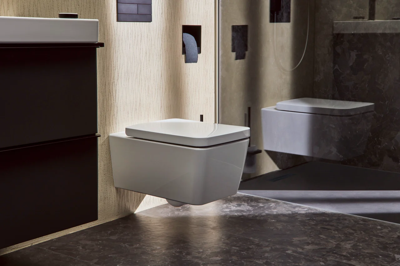 Hansgrohe EluPura Q WC-Sitz, weiß, SoftClose & QuickRelease, glänzend Hansgrohe EluPura Q WC-Sitz, weiß, SoftClose & QuickRelease, glänzend