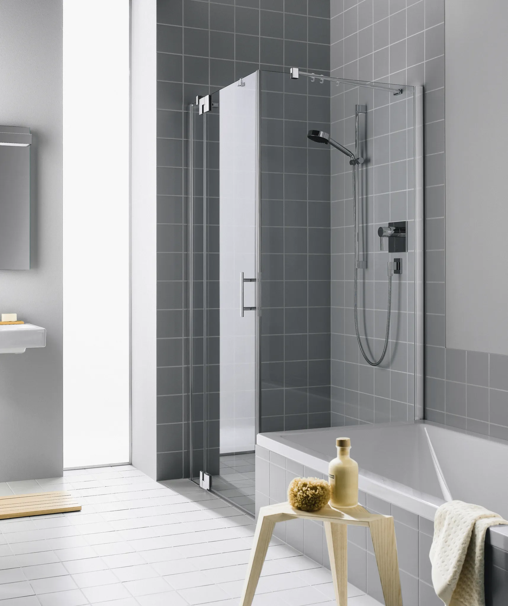 Kermi verkürzte Seitenwand für Ecke „FILIA XP“ Glas Klar, BV: 725 - 750 mm WE: 735 - 760 mm H: 1600 mm Kermi verkürzte Seitenwand für Ecke „FILIA XP“ Glas Klar, BV: 725 - 750 mm WE: 735 - 760 mm H: 1600 mm