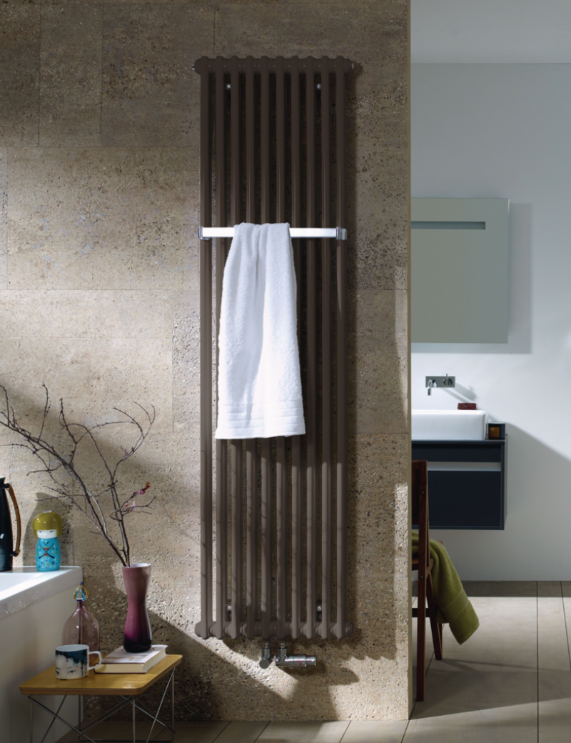 Zehnder Design-Heizkörper Charleston Bar CPV2150-10, 1492x62x485 mm, Brown Quar., mit Handtuchhalter als 2- oder 3-Säuler, vertikale Präzisionsrundrohre, Pulverlackierung RAL 9016 Zehnder Design-Heizkörper Charleston Bar CPV2150-10, 1492x62x485 mm, Brown Quar., mit Handtuchhalter als 2- oder 3-Säuler, vertikale Präzisionsrundrohre, Pulverlackierung RAL 9016