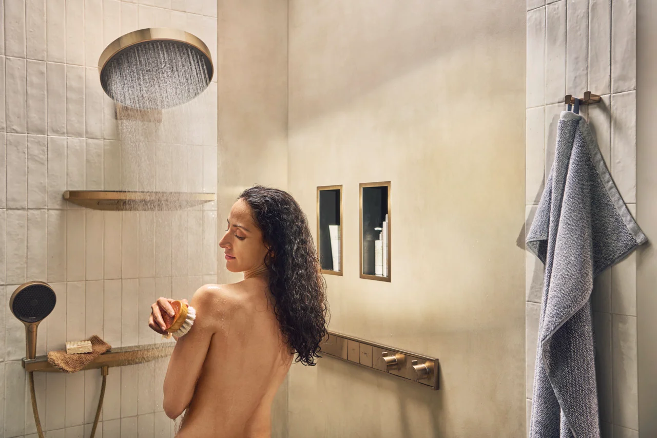 Hansgrohe Rainfinity Kopfbrause 360° 3jet, Brushed Bronze, 360 mm Brausekopfgröße, DN15 Wandanschluss Hansgrohe Rainfinity Kopfbrause 360° 3jet, Brushed Bronze, 360 mm Brausekopfgröße, DN15 Wandanschluss