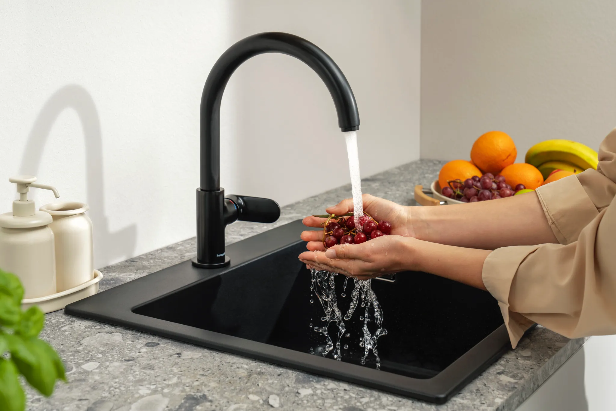 Hansgrohe Vernis Blend M35 Einhebel-Küchenmischer 210, 1jet, Mattschwarz