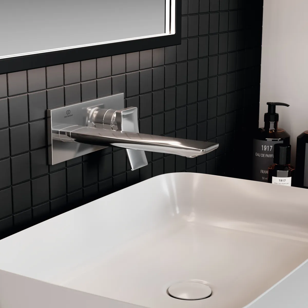 Wand-Waschtischarmatur Conca, Bausatz 2, eckige Rosette, Ausladung 220mm, Brushed Gold Wand-Waschtischarmatur Conca, Bausatz 2, eckige Rosette, Ausladung 220mm, Brushed Gold