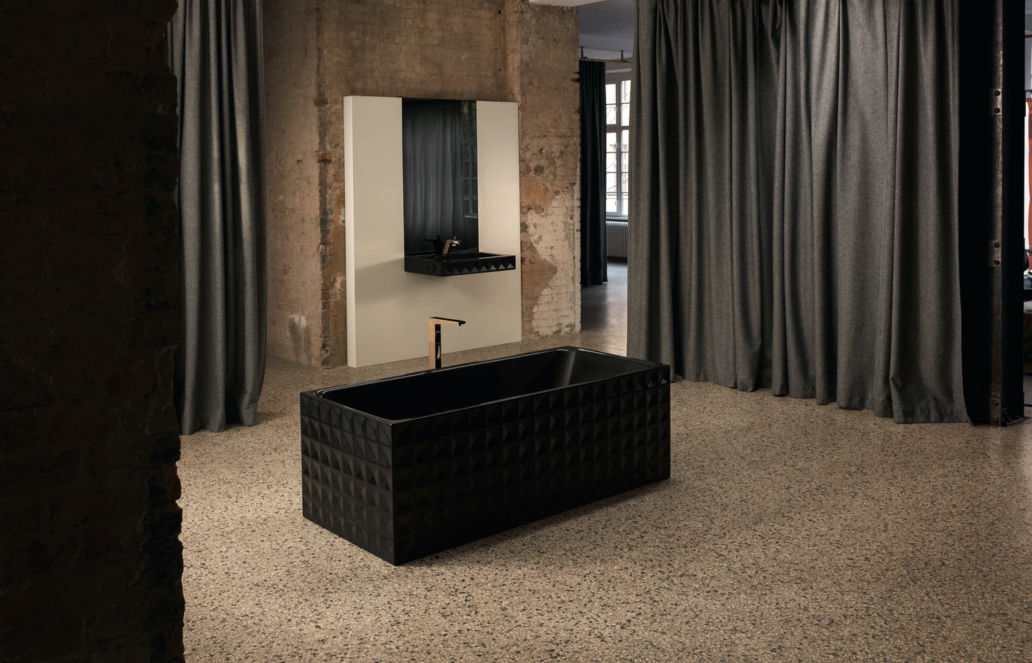 Bette Badewanne „BetteLoft Ornament“ freistehend rechteck 181 × 81 cm in Raven Bette Badewanne „BetteLoft Ornament“ freistehend rechteck 181 × 81 cm in Raven