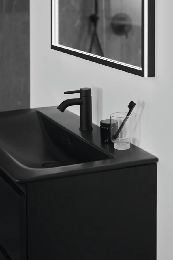 Waschtischarmatur Ceraline, 5 l/min., ohne Ablaufgarnitur, Ausladung 100mm, Chrom Waschtischarmatur Ceraline, 5 l/min., ohne Ablaufgarnitur, Ausladung 100mm, Chrom