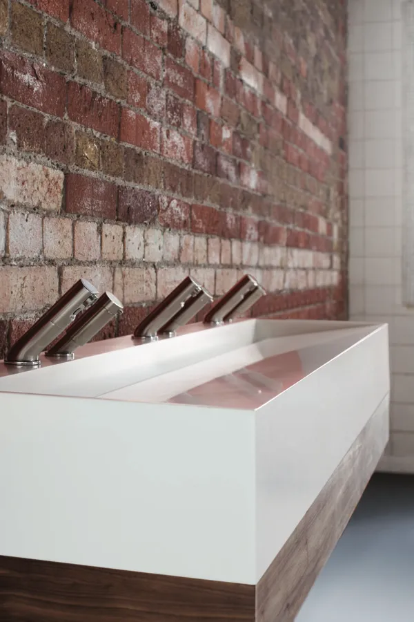 Waschbecken „Silhouette“ 180 × 47 × 20 cm in Weiß Waschbecken „Silhouette“ 180 × 47 × 20 cm in Weiß