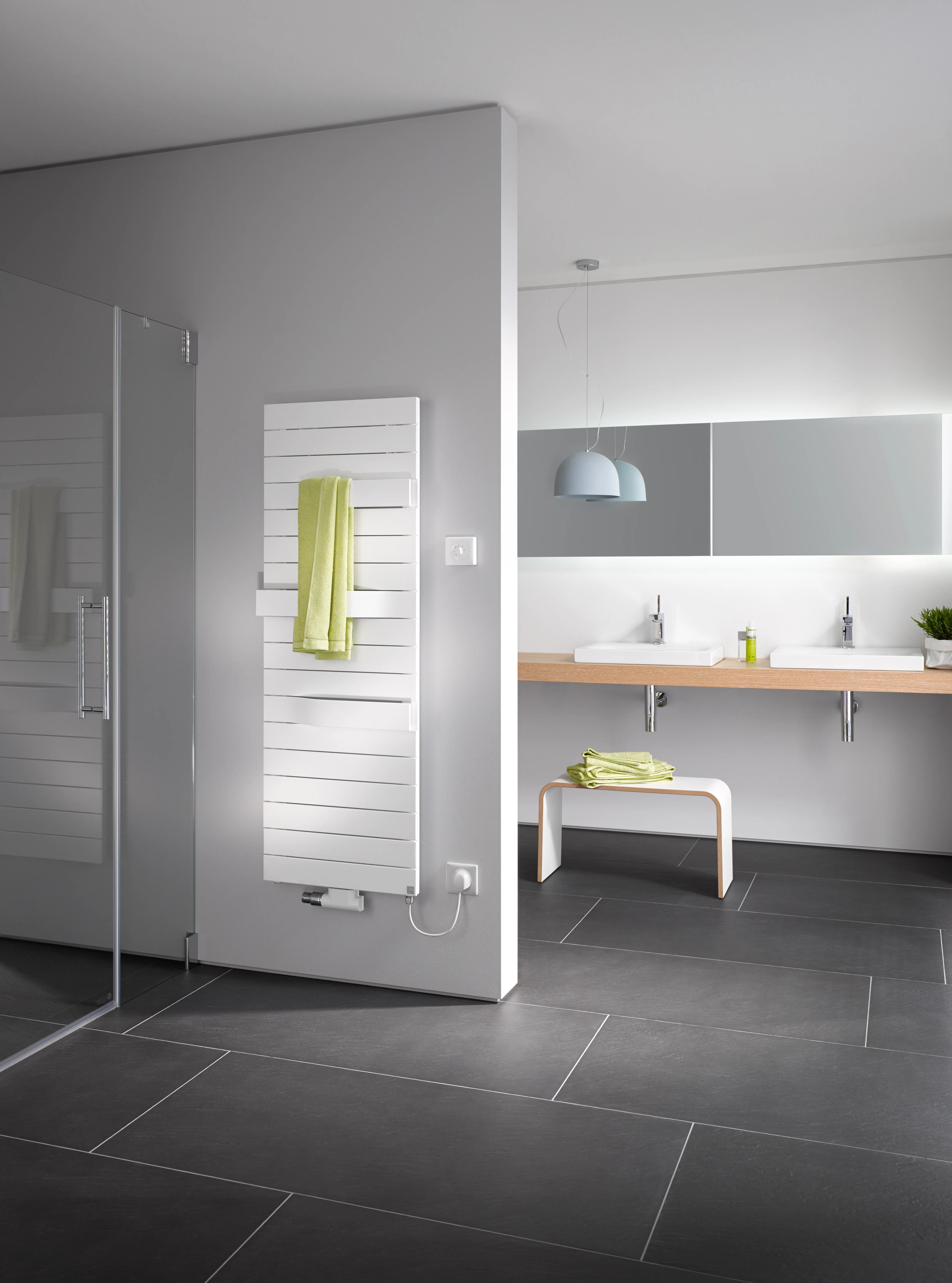 Kermi Design-Heizkörper „Tabeo®“ 60 × 143,7 cm in Weiß (RAL 9016) Kermi Design-Heizkörper „Tabeo®“ 60 × 143,7 cm in Weiß (RAL 9016)