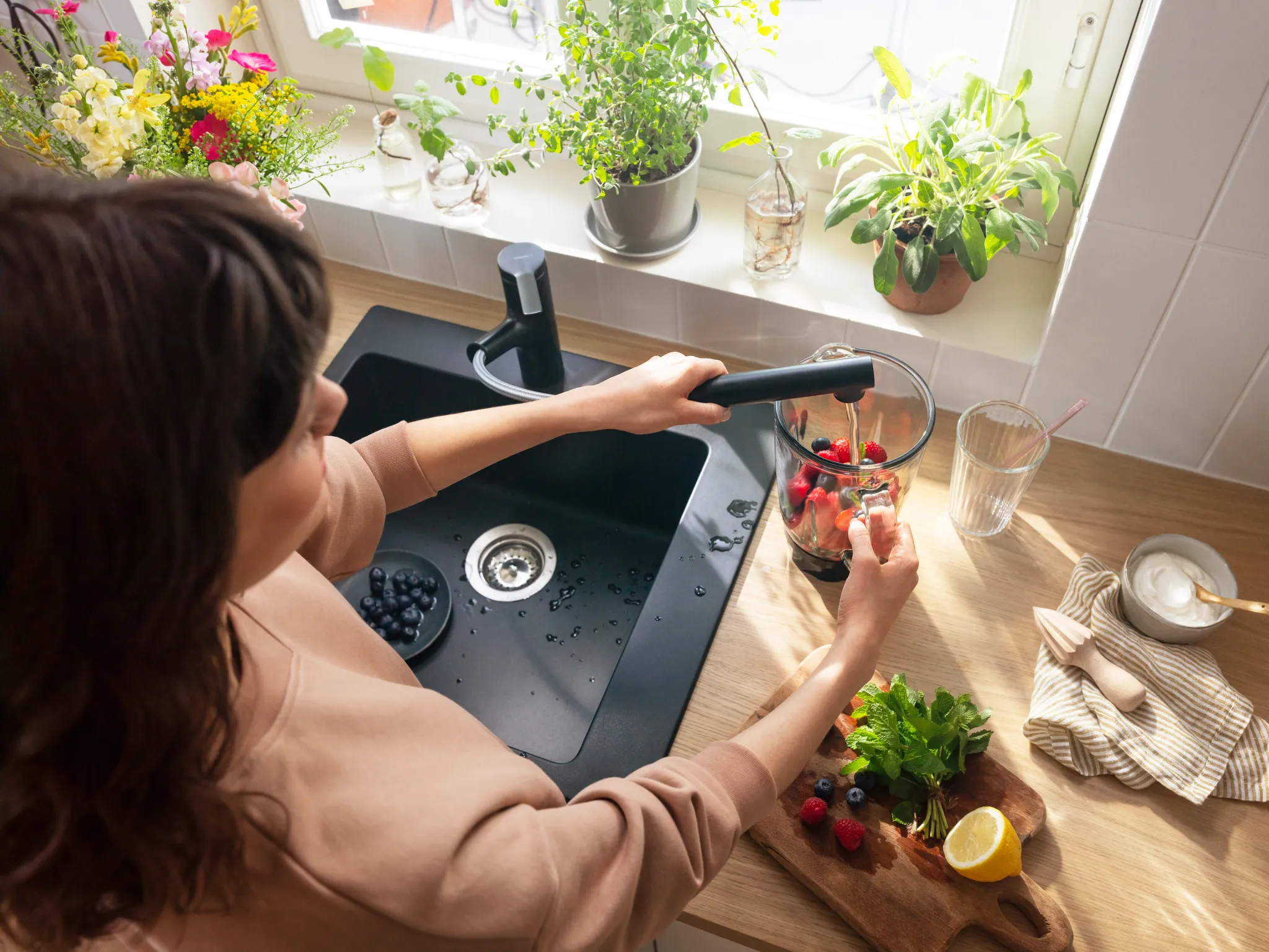 Hansgrohe Zesis M33 Einhebel-Küchenmischer 150, Metall Ausziehbrause Pro 2jet, Mattschwarz Hansgrohe Zesis M33 Einhebel-Küchenmischer 150, Metall Ausziehbrause Pro 2jet, Mattschwarz