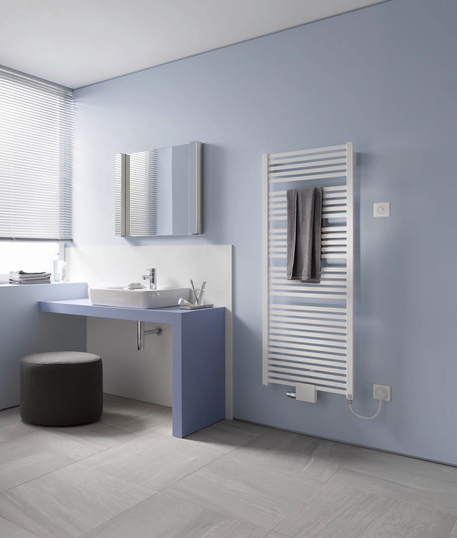 Kermi Design-Heizkörper „Geneo® quadris“ 44,7 × 149,4 cm in Graphit Metallic Kermi Design-Heizkörper „Geneo® quadris“ 44,7 × 149,4 cm in Graphit Metallic