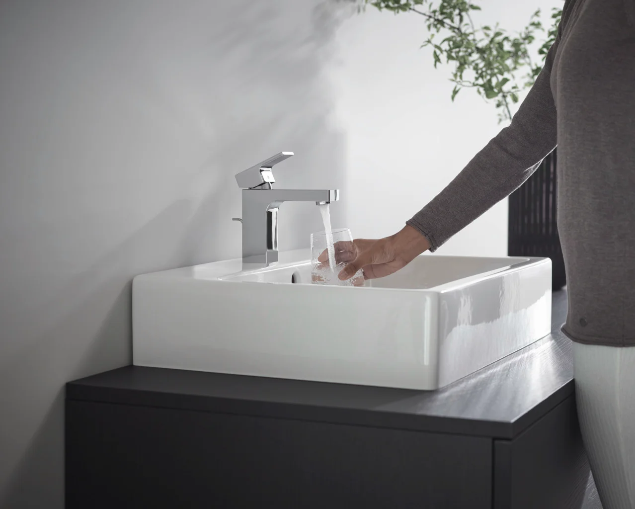 Hansgrohe Vernis Shape Einhebel-Waschtischmischer 100, Chrom, Ausladung 110 mm, Auslaufhöhe 95 mm