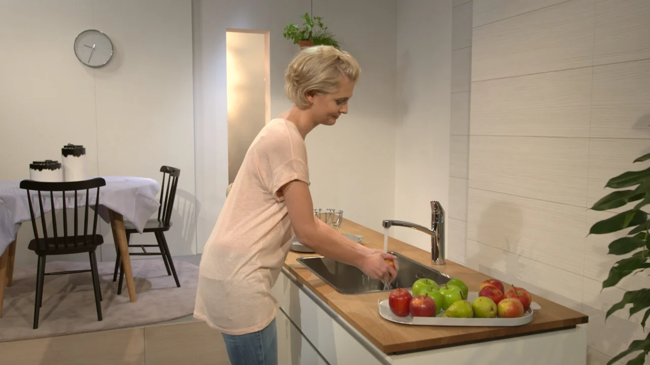 Hansgrohe Logis M31 Einhebel-Küchenmischer 160, Chrom, 360° Schwenkbereich, Normalstrahl, max. Durchfluss 12 l/min