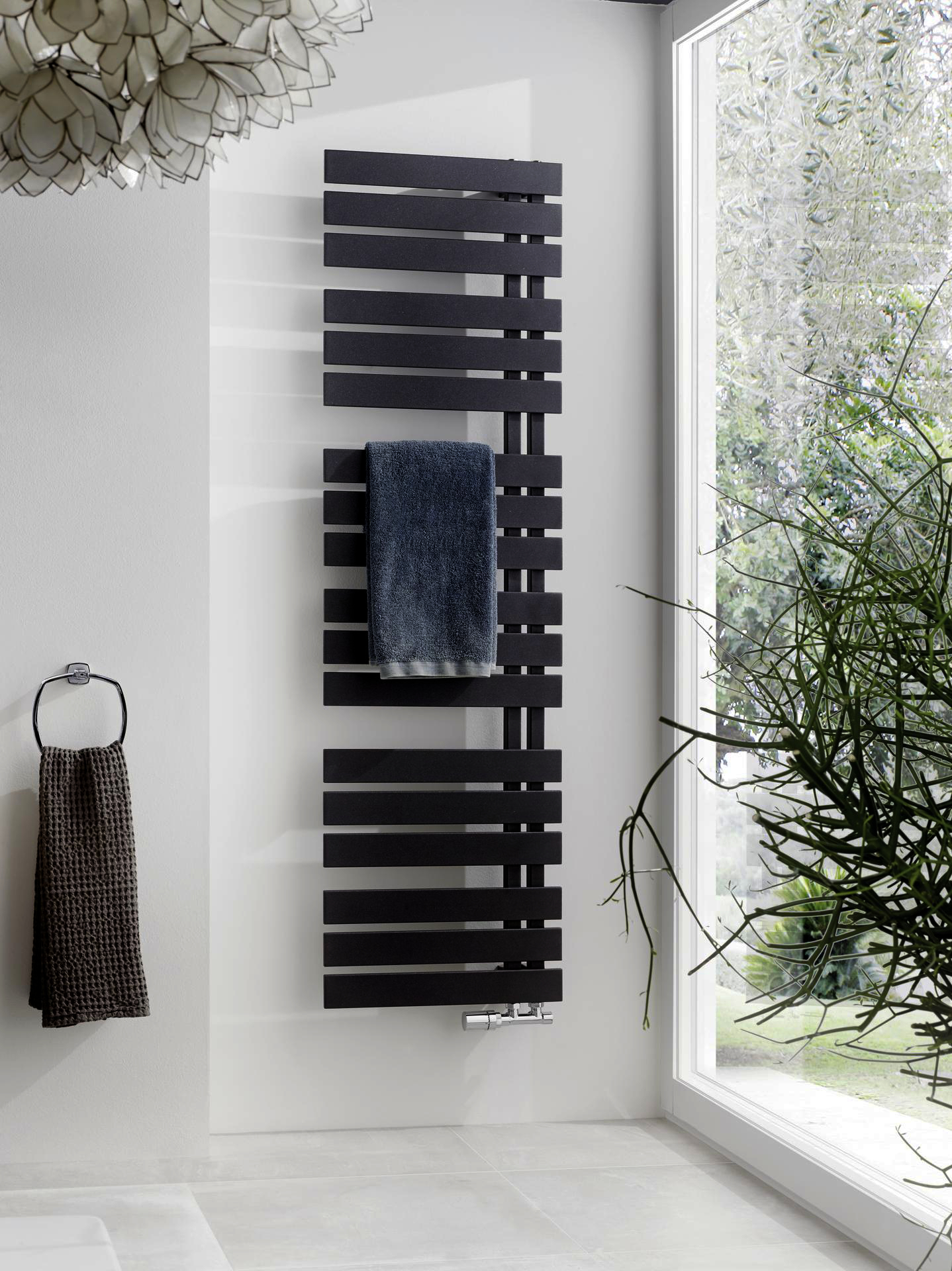 Set Design-Heizkörper Yenga Matt Schwarz mit Glykol befüllt und Heizstab 4 Set Design-Heizkörper Yenga Matt Schwarz mit Glykol befüllt und Heizstab 4