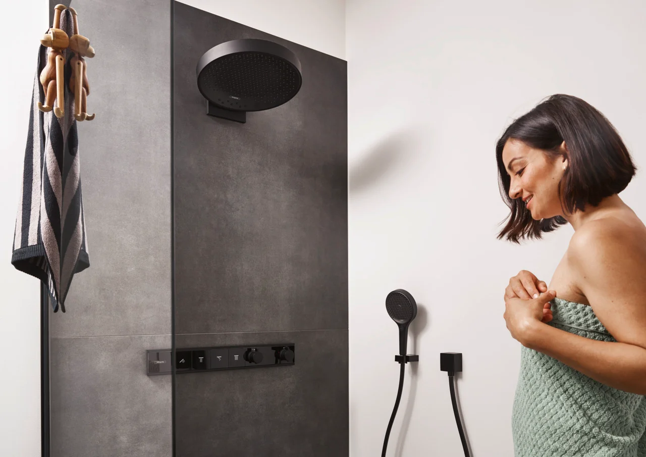 Hansgrohe Rainfinity Kopfbrause 360° 3jet, mattschwarz, 381 mm Ausladung, DN15 Wandanschluss