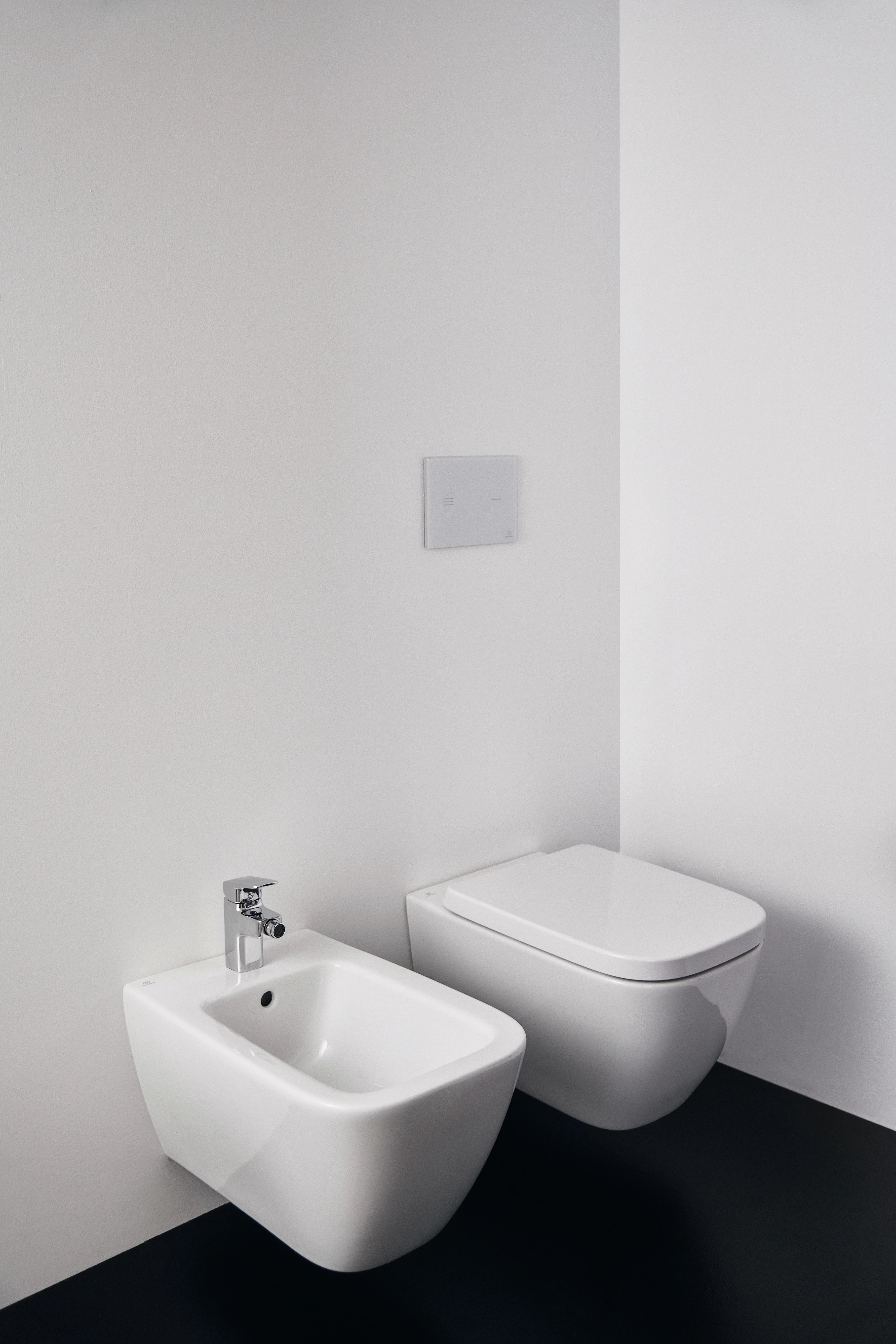 WC „i.lifeB“ 35,5 × 33,5 × 54 cm in Weiß WC „i.lifeB“ 35,5 × 33,5 × 54 cm in Weiß