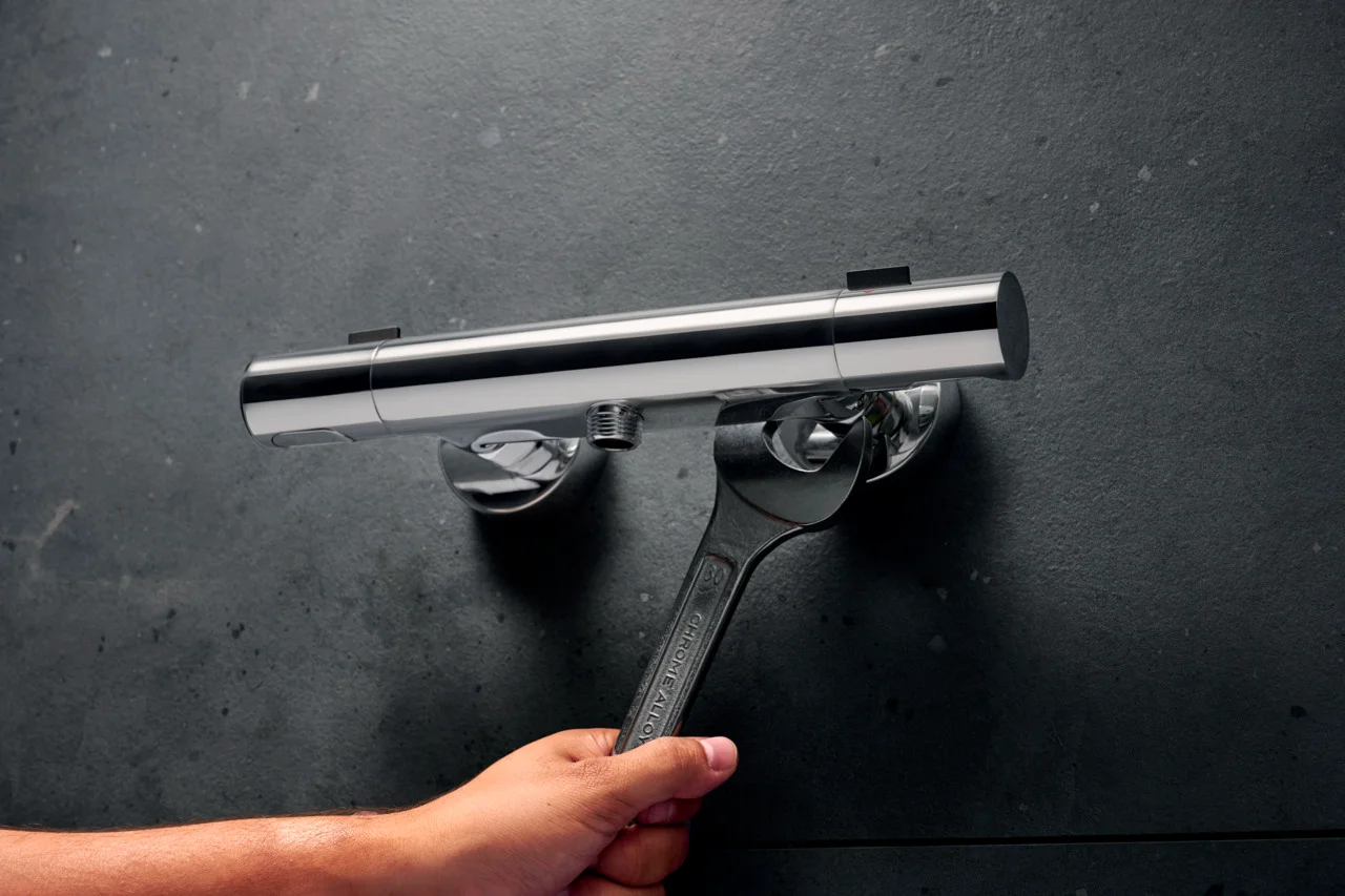 Hansgrohe Ecostat Fine Brausethermostat Aufputz Chrom, DN15, Temperatur- und Volumensteuerung, EcoStop+ Taste, max. Durchflussmenge 17 l/min bei 3 bar, min./max. Betriebsdruck 1/10 bar, Sicherheitssperre ab 40°C, einstellbare Temperaturbegrenzung, Rückfl