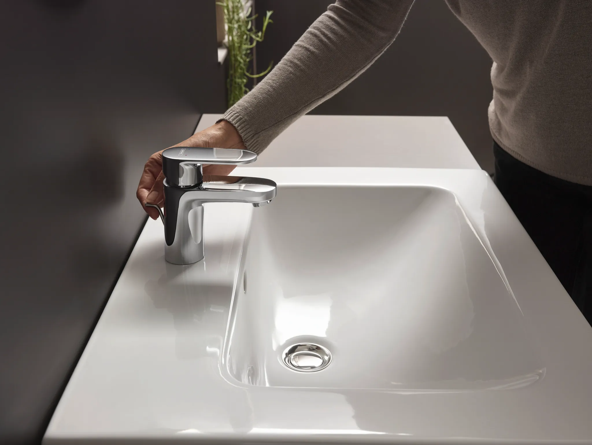 Hansgrohe Vernis Blend Einhebel-Waschtischmischer 70 mit Metall Zugstangen-Ablaufgarnitur, Chrom