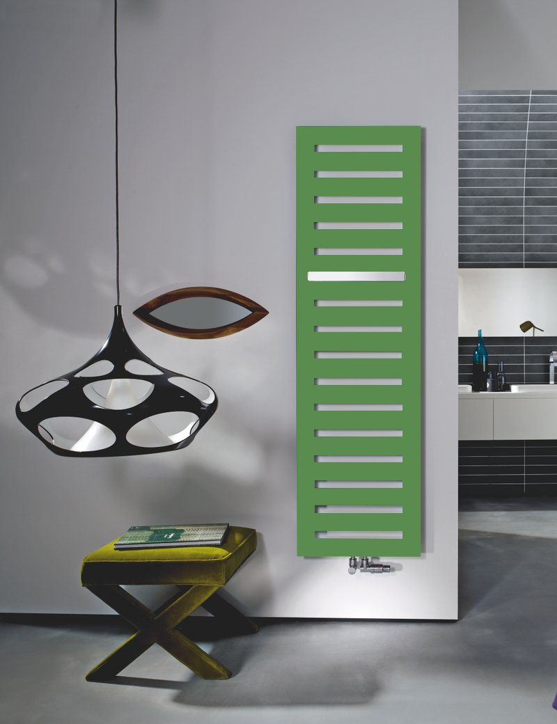 Zehnder Design-Elektroheizkörper „Metropolitan Bar“ 50 × 175 cm in Reseda Green (RAL 6011)