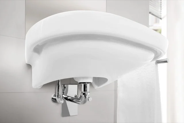 Villeroy & Boch Waschbecken ViCare, oval, weiß Alpin, 555 x 540 mm, Höhe 195 mm, mit Überlauf, barrierefrei, für 3-Loch-Armatur Villeroy & Boch Waschbecken ViCare, oval, weiß Alpin, 555 x 540 mm, Höhe 195 mm, mit Überlauf, barrierefrei, für 3-Loch-Armatur