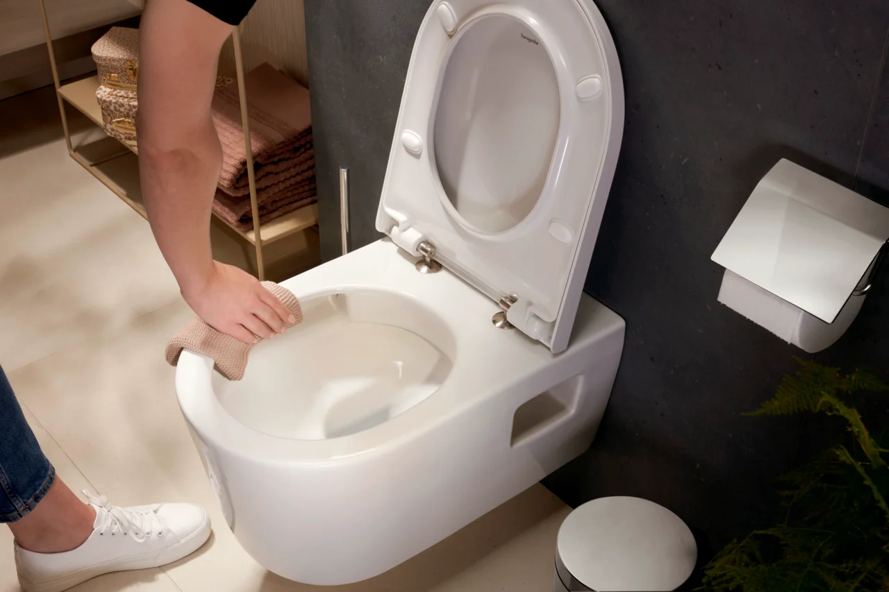 Hansgrohe AddStoris Q Toilettenpapierhalter mit Deckel, Chrom, Wandmontage, Metall, Bohrabstand 26 mm, Bohrloch-Durchmesser 6 mm Hansgrohe AddStoris Q Toilettenpapierhalter mit Deckel, Chrom, Wandmontage, Metall, Bohrabstand 26 mm, Bohrloch-Durchmesser 6 mm