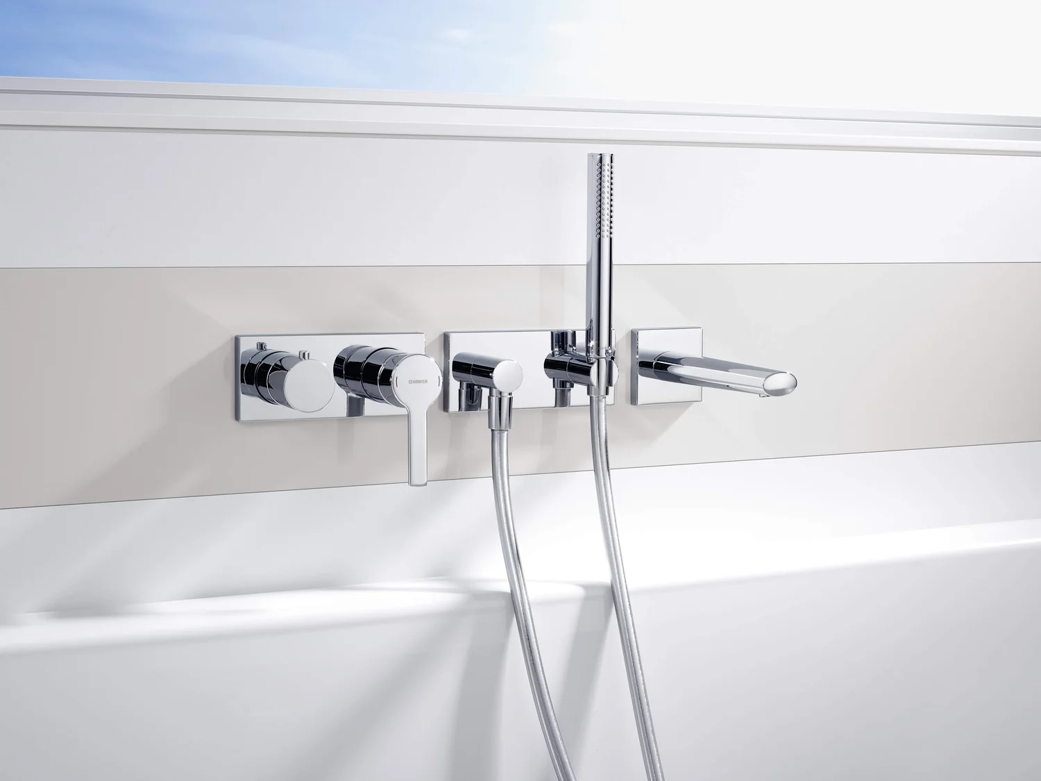 HansaRONDA Einhebelmischer Fertigmontageset für Wanne/Brause, 4459 Rosette eckig 4.0 Plattform Chrom HansaRONDA Einhebelmischer Fertigmontageset für Wanne/Brause, 4459 Rosette eckig 4.0 Plattform Chrom