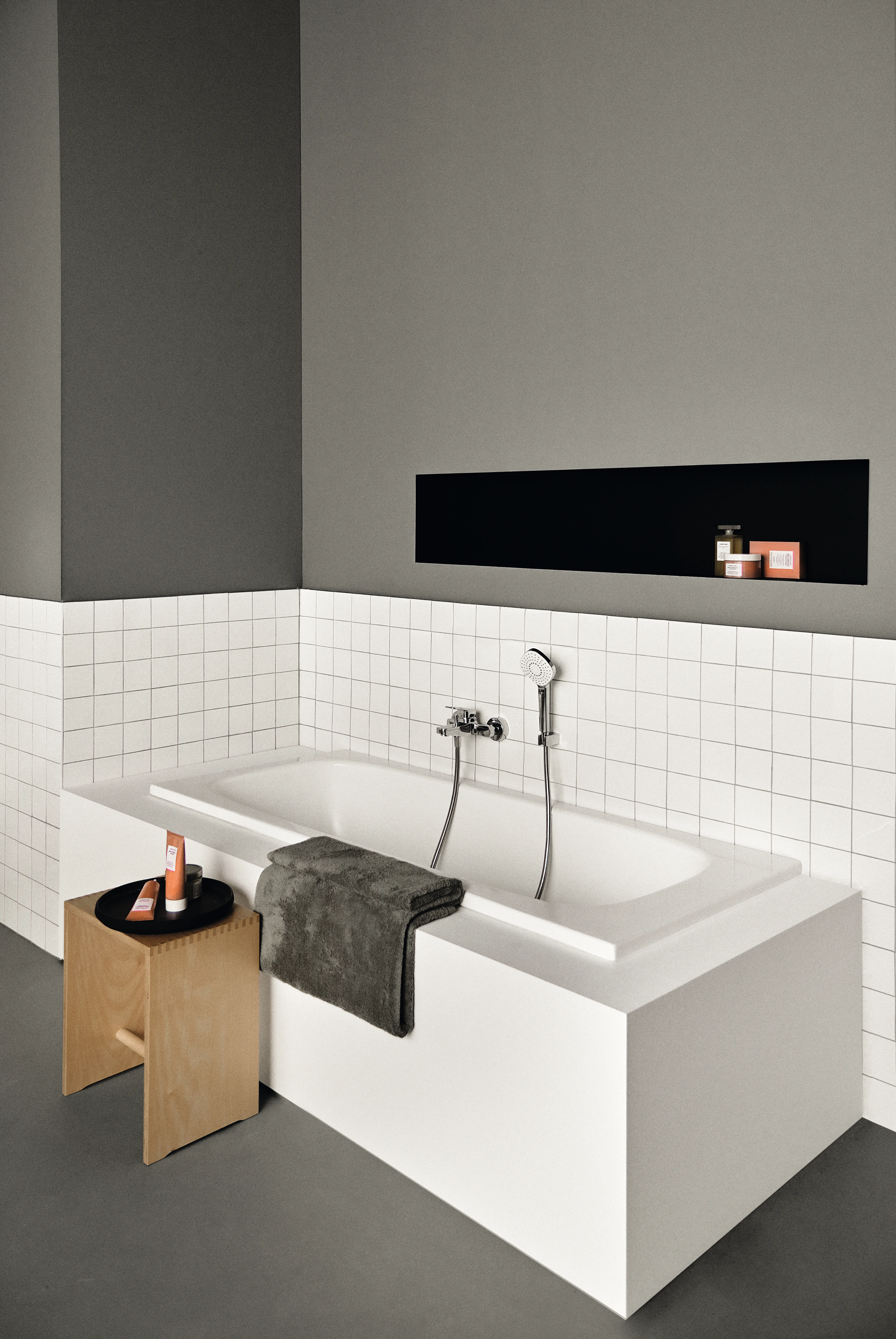 Badearmatur Aufputz Ceraplan mit Handbrause-Set 220x182x109mm Chrom Badearmatur Aufputz Ceraplan mit Handbrause-Set 220x182x109mm Chrom