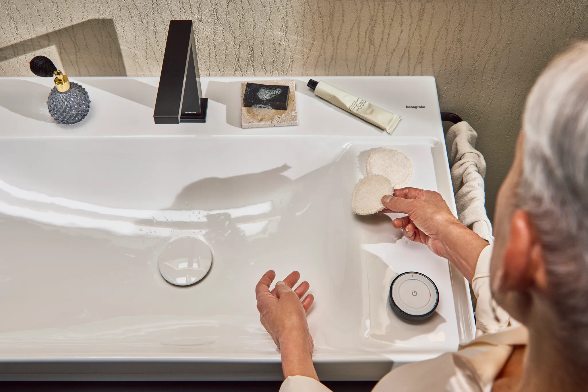 Xelu Q Waschtisch mit Ablage rechts 800/480 mit 2 Hahnlöchern ohne Überlauf, SmartClean Weiß Xelu Q Waschtisch mit Ablage rechts 800/480 mit 2 Hahnlöchern ohne Überlauf, SmartClean Weiß