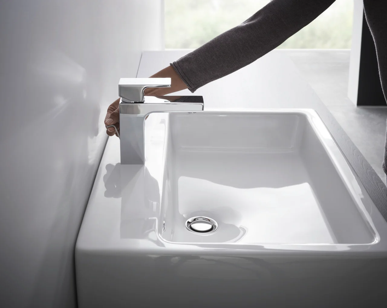 Hansgrohe Vernis Shape Einhebel-Waschtischmischer 100, Chrom, Ausladung 110 mm, Auslaufhöhe 95 mm