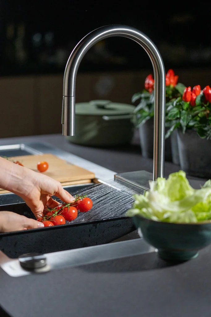Hansgrohe Aquno Select M81 - Einhebel-Küchenmischer mit Ausziehbrause, Edelstahl-Optik, ComfortZone 170, 3 Strahlarten, sBox-Schlauchführung, Hahnlochbohrung 35 mm Hansgrohe Aquno Select M81 - Einhebel-Küchenmischer mit Ausziehbrause, Edelstahl-Optik, ComfortZone 170, 3 Strahlarten, sBox-Schlauchführung, Hahnlochbohrung 35 mm