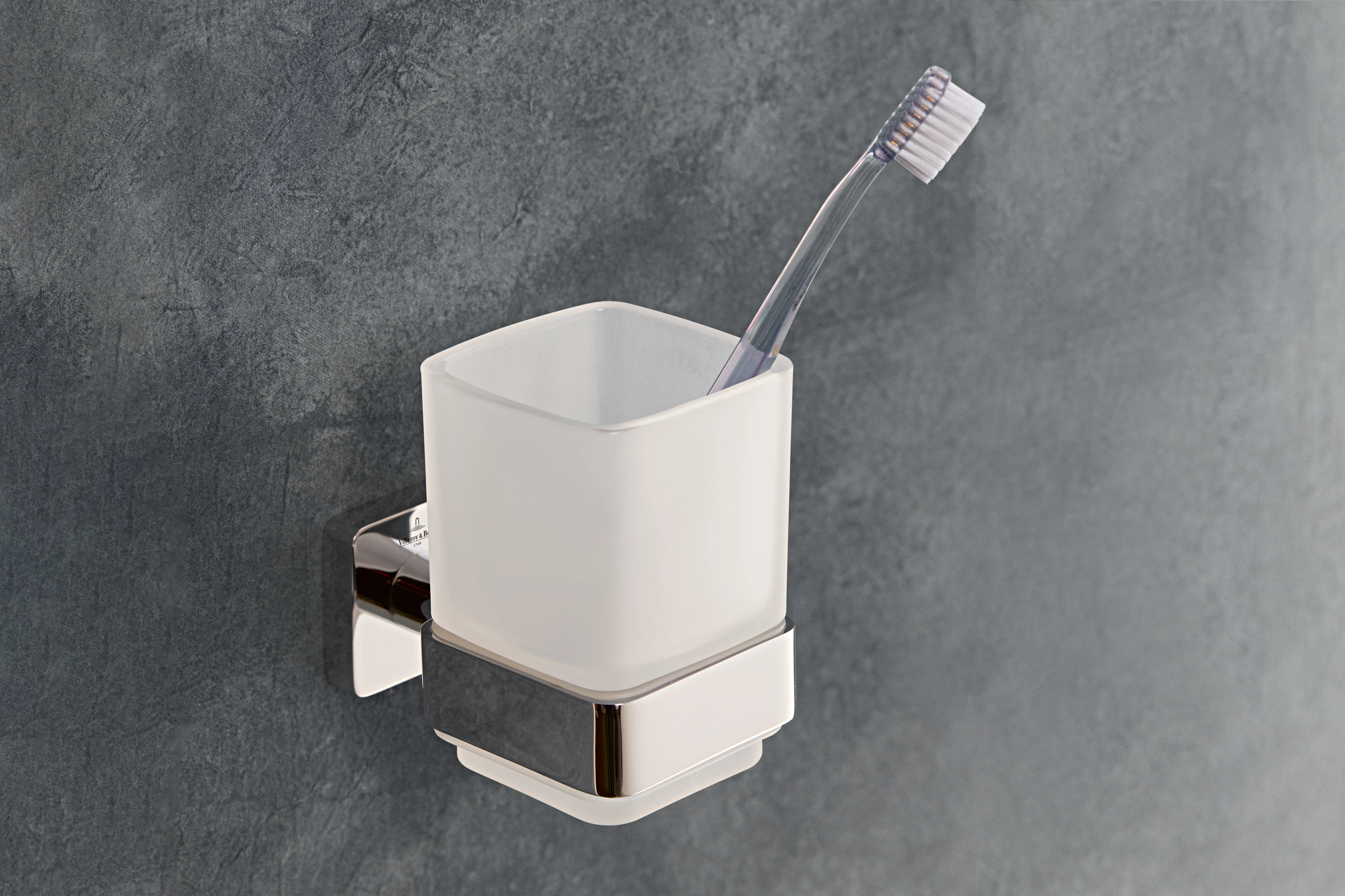Villeroy & Boch Glas/Zahnbürstenhalter „Elements-Striking“ in chrom, Befestigung verdeckt Villeroy & Boch Glas/Zahnbürstenhalter „Elements-Striking“ in chrom, Befestigung verdeckt