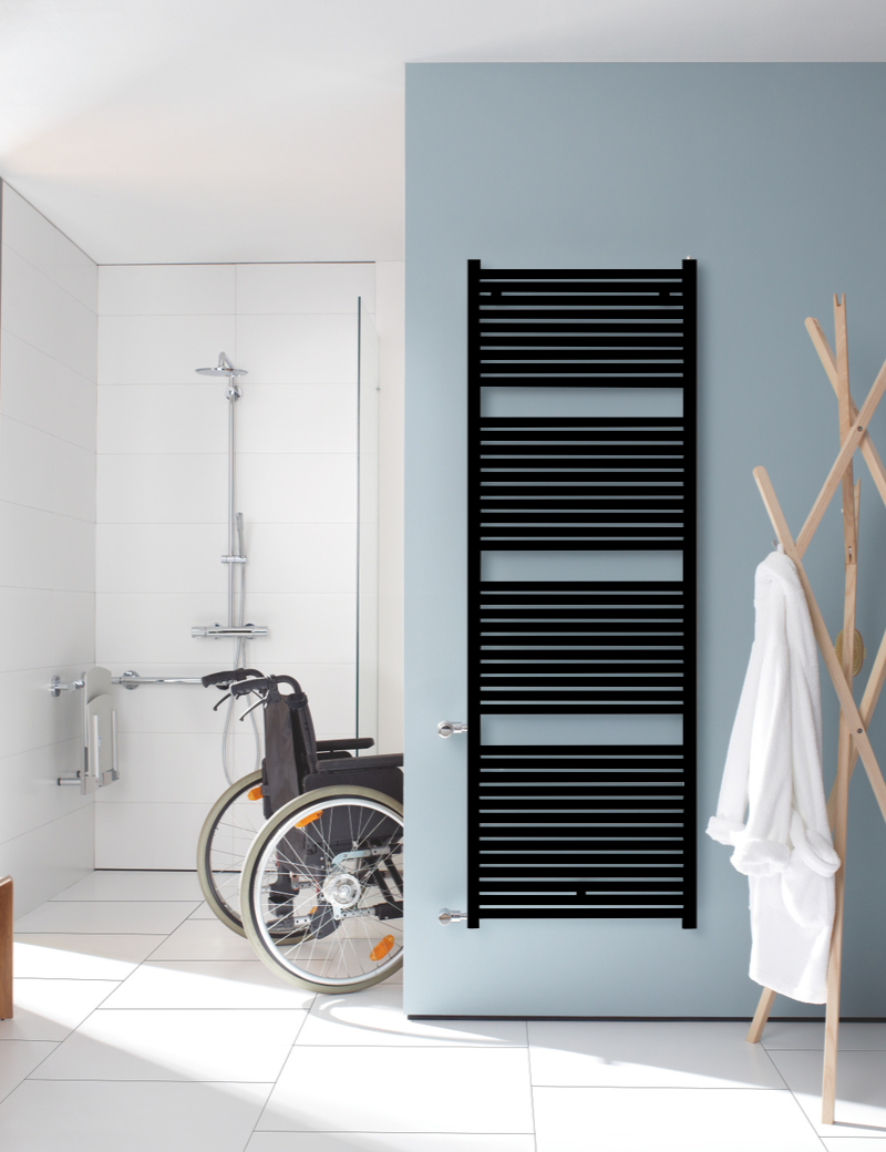 Zehnder Design-Heizkörper „Toga“ für Warmwasser-Zentralheizung oder gemischten Betrieb 60 × 114,8 cm in Black Matt