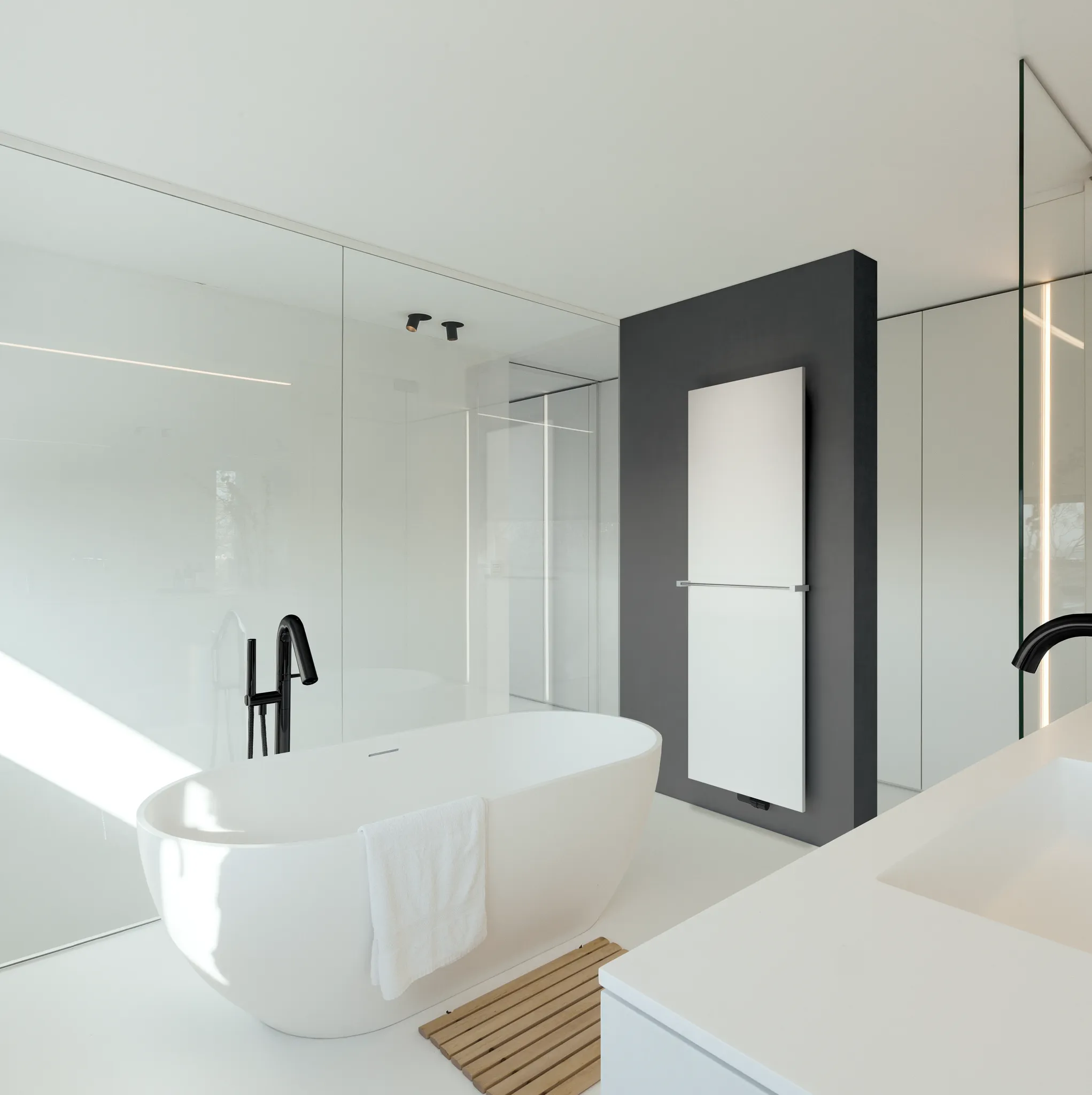 Kermi Design-Heizkörper „Niva“ in Weiß (RAL 9016)