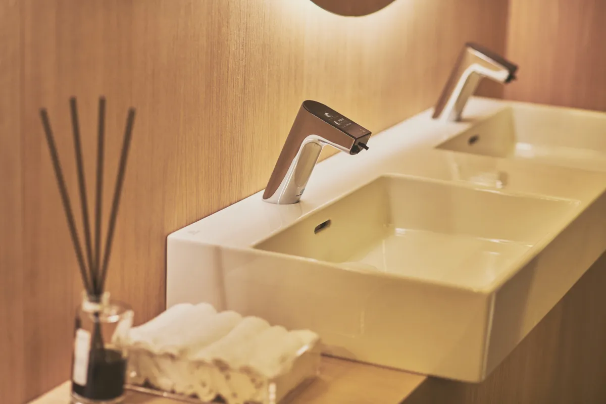 Sensor-Waschtischarmatur Intellimix, mit Seife, Chrom Sensor-Waschtischarmatur Intellimix, mit Seife, Chrom