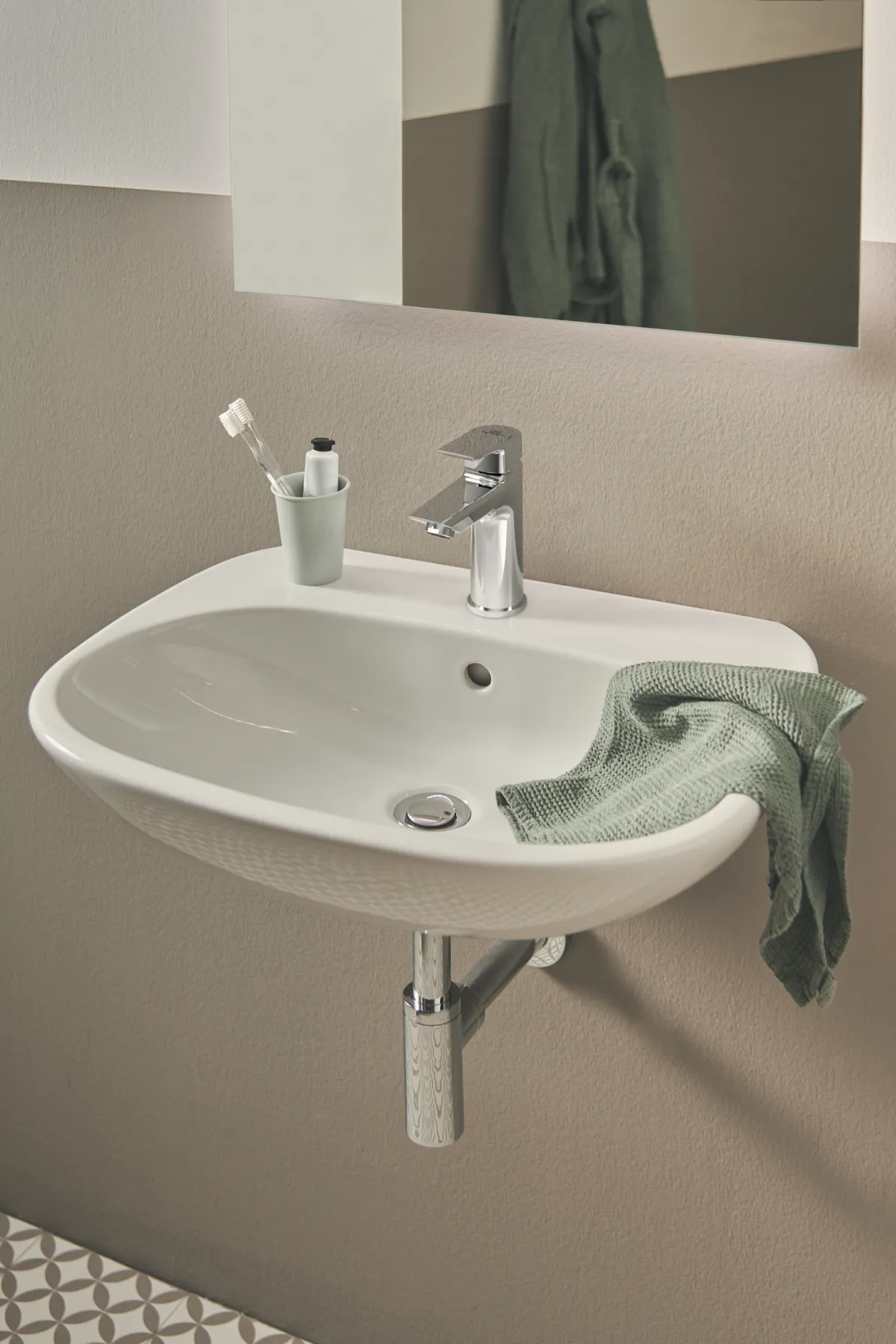 Waschtischarmatur Tesi, BlueStart, 5 l/min., mit Ablaufgarnitur, Ausladung 93mm, Chrom Waschtischarmatur Tesi, BlueStart, 5 l/min., mit Ablaufgarnitur, Ausladung 93mm, Chrom