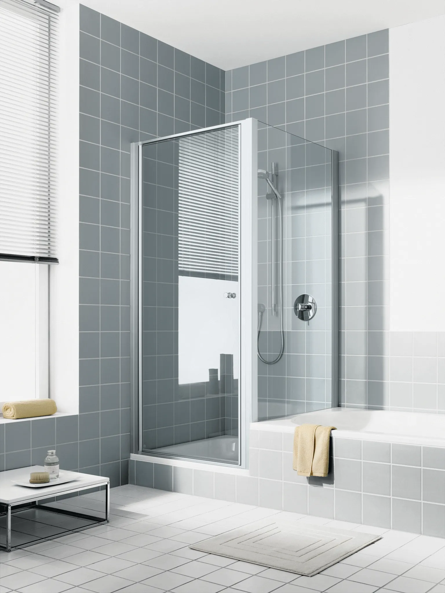 Kermi Seitenwand für Bad und Dusche „IBIZA 2000“ 70 × 160 cm Breitenverstellmaß: 680 - 710 mm / Glas: Klar / Höhe: 160 cm / Oberflächenveredelung: ohne KermiCLEAN / Profile: Silber Mattglanz / Wanneneinbaumaß: 680 - 710 mm Kermi Seitenwand für Bad und Dusche „IBIZA 2000“ 70 × 160 cm Breitenverstellmaß: 680 - 710 mm / Glas: Klar / Höhe: 160 cm / Oberflächenveredelung: ohne KermiCLEAN / Profile: Silber Mattglanz / Wanneneinbaumaß: 680 - 710 mm