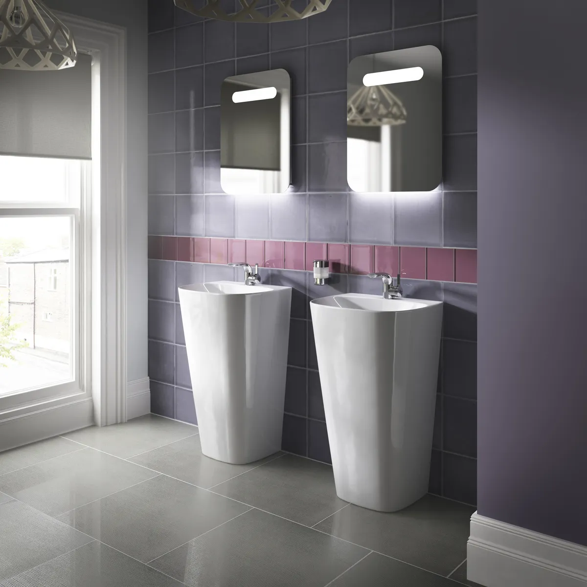 Waschtischarmatur Melange, mit Ablaufgarnitur, CU-Rohren, Ausladung 136mm, Chrom Waschtischarmatur Melange, mit Ablaufgarnitur, CU-Rohren, Ausladung 136mm, Chrom