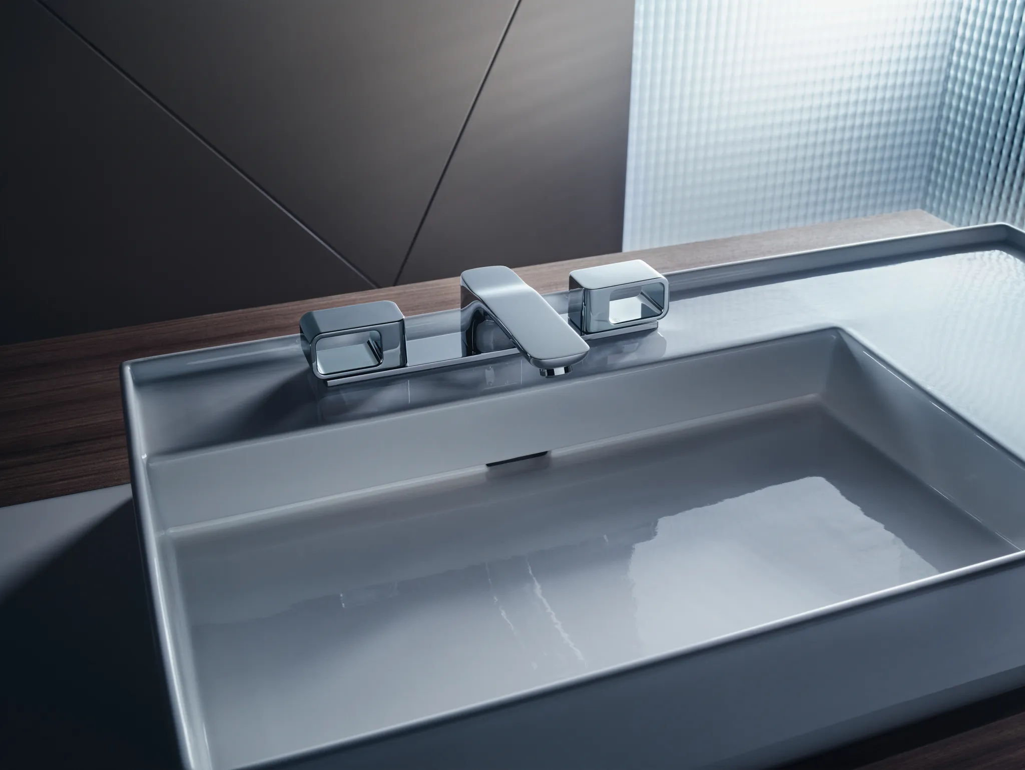 3-Loch Waschtischarmatur 50 Axor Urquiola Standmodell chrom mit Platte 3-Loch Waschtischarmatur 50 Axor Urquiola Standmodell chrom mit Platte