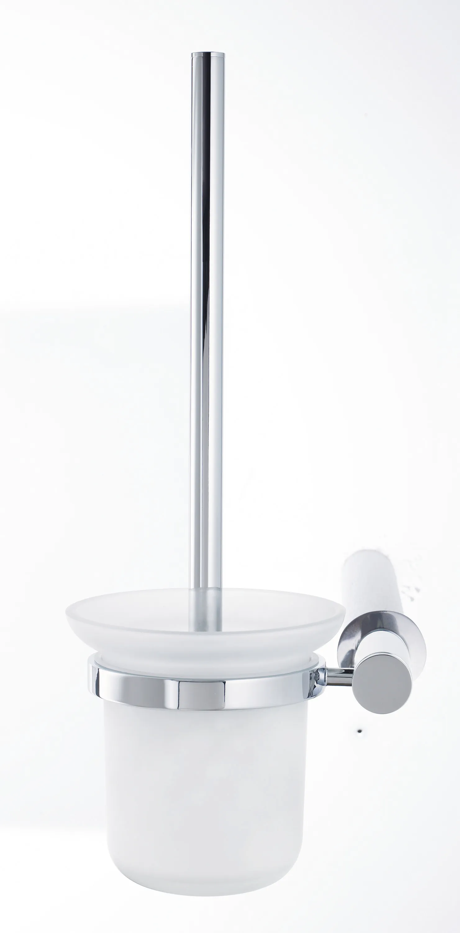 Duravit Toilettenbürstengarnitur „D-Code“ 15,4 × 34,2 cm in chrom, Befestigung sichtbar Duravit Toilettenbürstengarnitur „D-Code“ 15,4 × 34,2 cm in chrom, Befestigung sichtbar