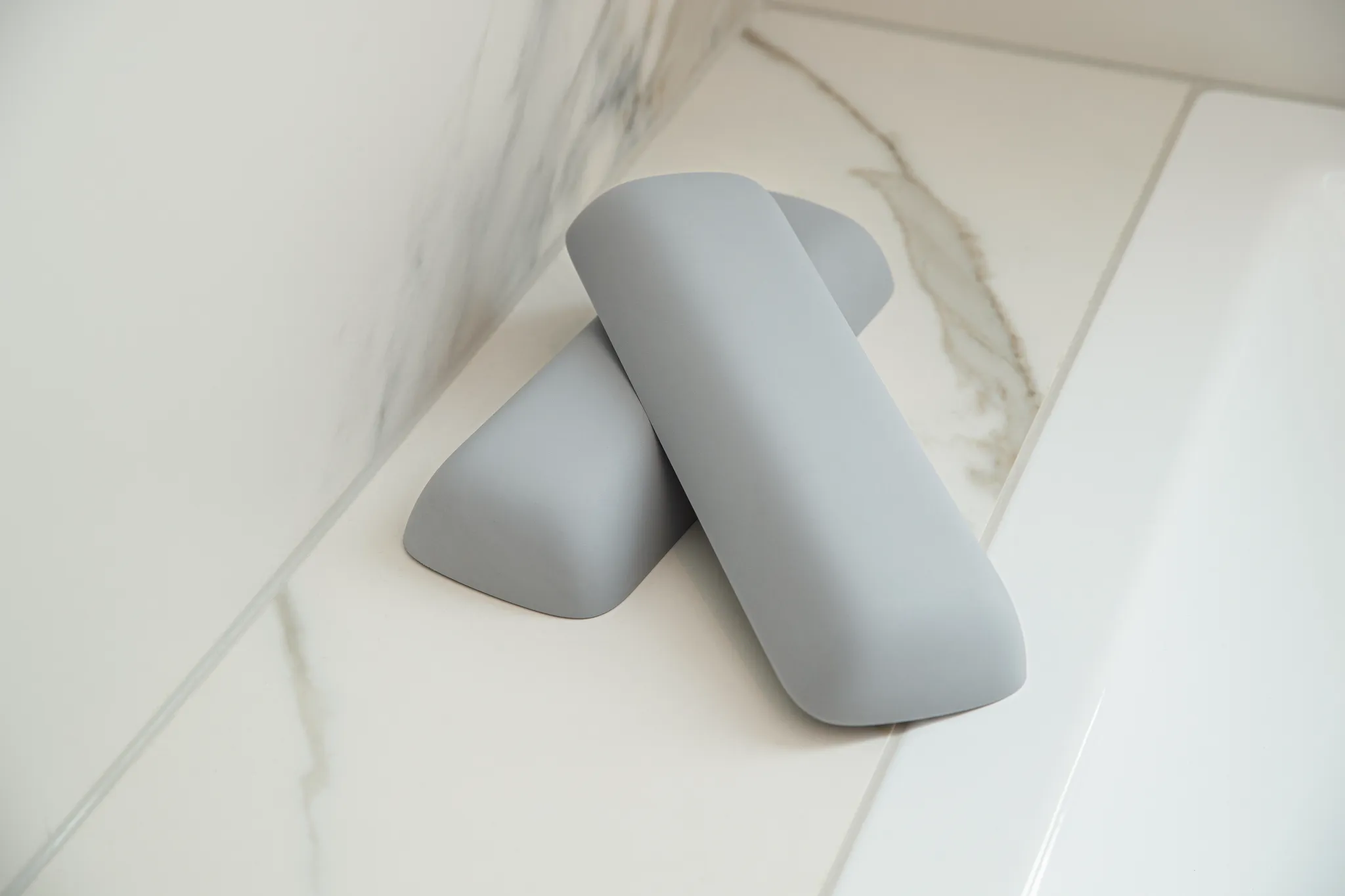 Kaldewei Multifunktionskissen „Experience“ 35 × 12 cm in grau (2 Stück) Kaldewei Multifunktionskissen „Experience“ 35 × 12 cm in grau (2 Stück)