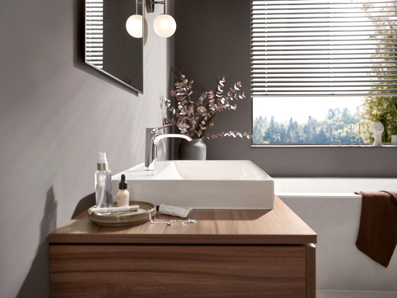 Hansgrohe Vivenis Einhebel-Waschtischmischer 110, Chrom, Ausladung 146 mm, Auslaufhöhe 110 mm, Hebelgriff, WaterfallStream, max. Durchfluss 5 l/min
