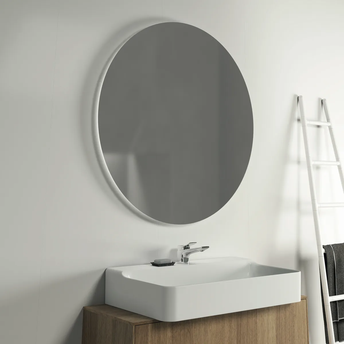 Ideal Standard Spiegel „Conca“ 100 × 100 cm Ideal Standard Spiegel „Conca“ 100 × 100 cm