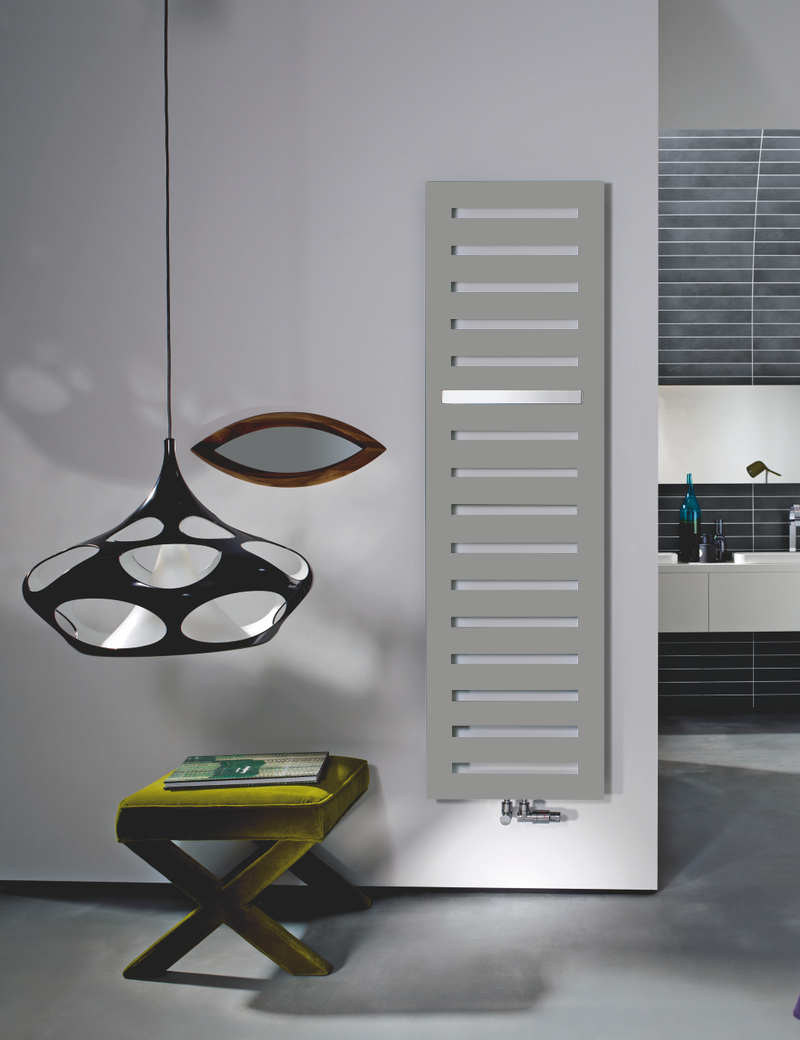 Zehnder Design-Heizkörper „Metropolitan Bar“ für Warmwasser-Zentralheizung mit 50 mm-Mittelanschluss und integriertem Thermostat „Completto“ 50 × 175 cm in Telegrey 2 (RAL 7046)