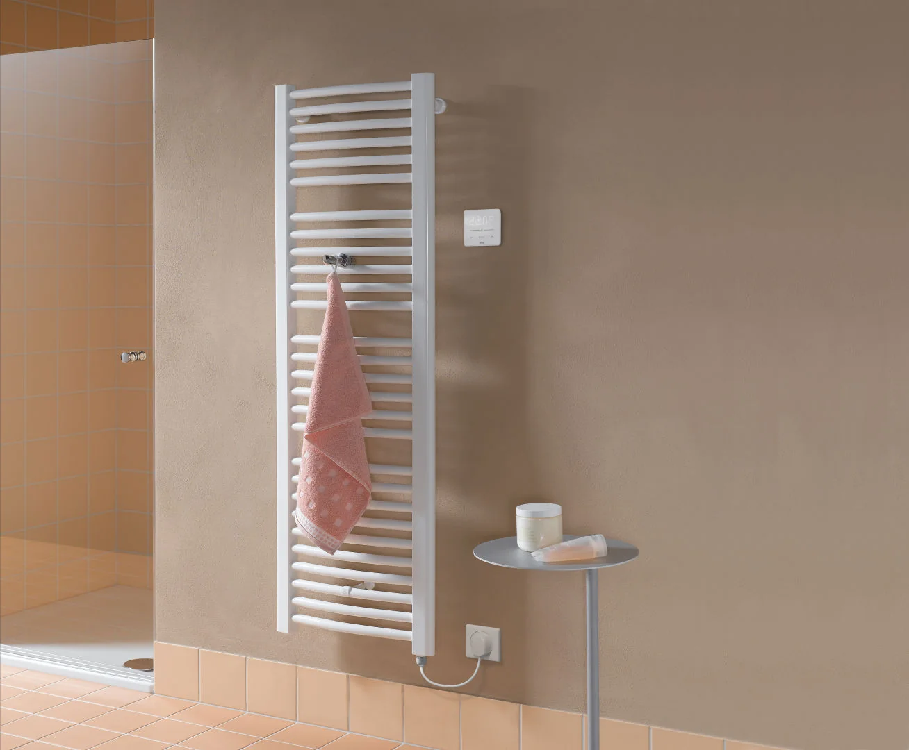 Kermi Basic R-E Bad- und Wohnheizkörper, 1448x450x51 mm, weiß seidenglanz, links, 600 Watt, IPX4, Schutzklasse I Kermi Basic R-E Bad- und Wohnheizkörper, 1448x450x51 mm, weiß seidenglanz, links, 600 Watt, IPX4, Schutzklasse I
