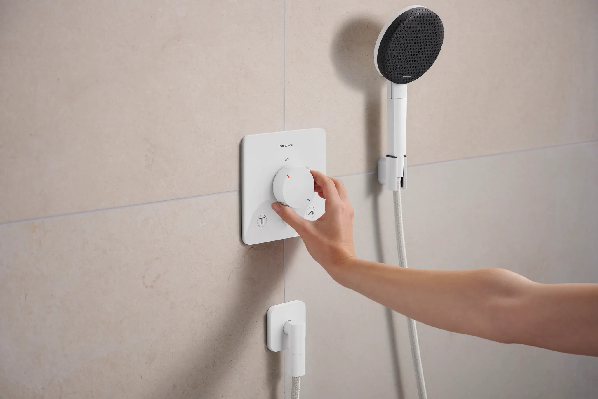 Hansgrohe FixFit Fine Q Wandanschluss mit Rückflussverhinderer, Mattweiß Hansgrohe FixFit Fine Q Wandanschluss mit Rückflussverhinderer, Mattweiß