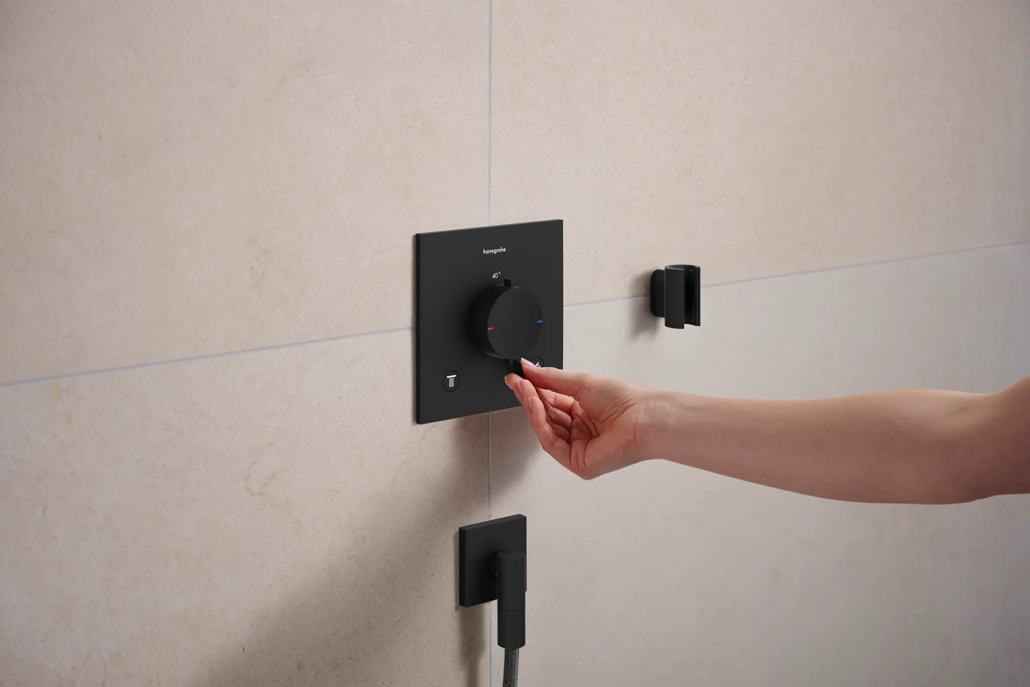 Hansgrohe Ecostat Comfort E Thermostat Unterputz, 2 Verbraucher, Mattschwarz, iBox universal 2, mit Tasten Rain klein, Rain groß, Handbrause, Schwall und Wanne Hansgrohe Ecostat Comfort E Thermostat Unterputz, 2 Verbraucher, Mattschwarz, iBox universal 2, mit Tasten Rain klein, Rain groß, Handbrause, Schwall und Wanne