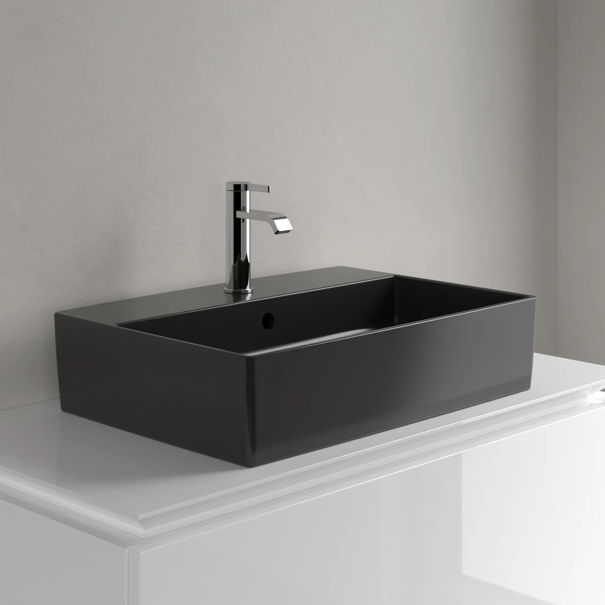 Villeroy & Boch Aufsatzwaschtisch aus TitanCeram „Memento 2.0“ 600 × 420 × 140 mm, mit Hahnlochbohrung, Hahnlochposition mittig in Pure Black Villeroy & Boch Aufsatzwaschtisch aus TitanCeram „Memento 2.0“ 600 × 420 × 140 mm, mit Hahnlochbohrung, Hahnlochposition mittig in Pure Black
