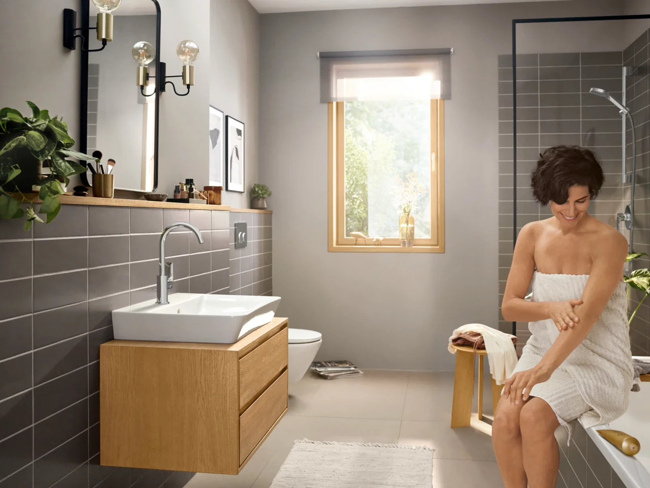 Hansgrohe Einhebel-Waschtischmischer Rebris E Chrom, 154 mm Ausladung, 222 mm Auslaufhöhe, 120° Schwenkbereich, 5 l/min Durchfluss