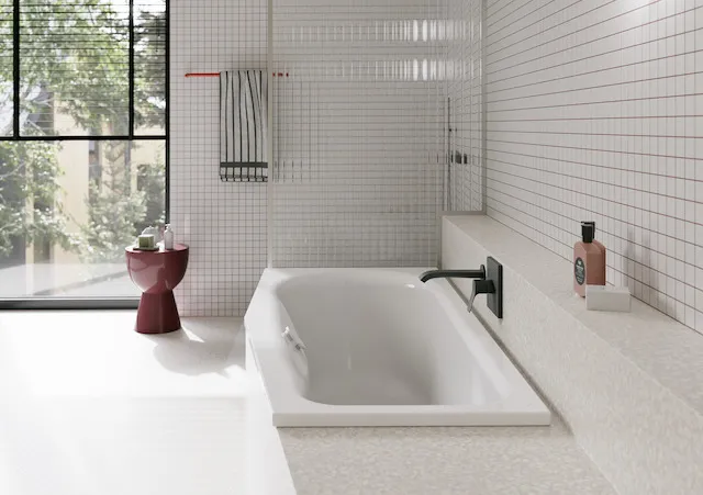 BetteLuna Badewanne rechts 1700x750x450 mm Capri glasierter Titan-Stahl 30 mm Randhöhe 1-Sitzer Raumspar-Badewanne Einbau Unterbau