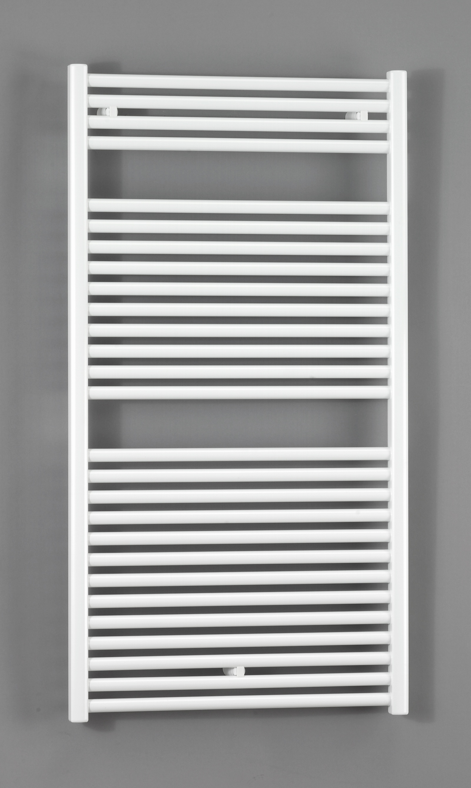 Zehnder Design-Elektroheizkörper „Toga“ 50 × 114,8 cm in Verkehrsweiß (RAL 9016, glänzend)