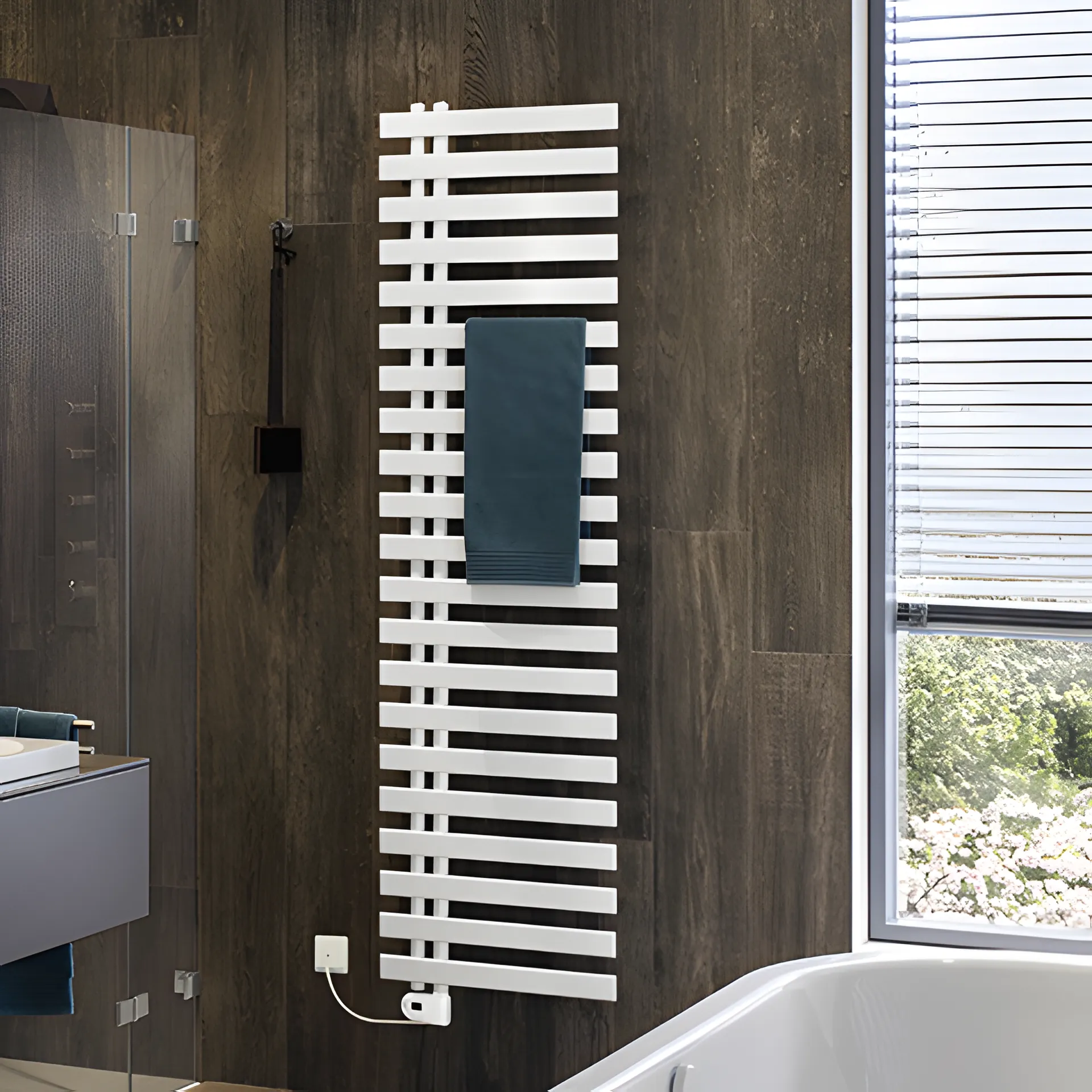 BEMM Design-Elektroheizkörper „ChaCha EK“ mit Raumregelung 60 × 84,9 cm in Weiß (RAL 9016)